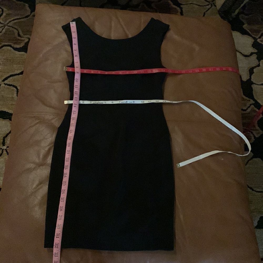 French Connection Size 8 Little Black Dress Scoop Neck Short Sleeve Slimming - Picture 10 of 10